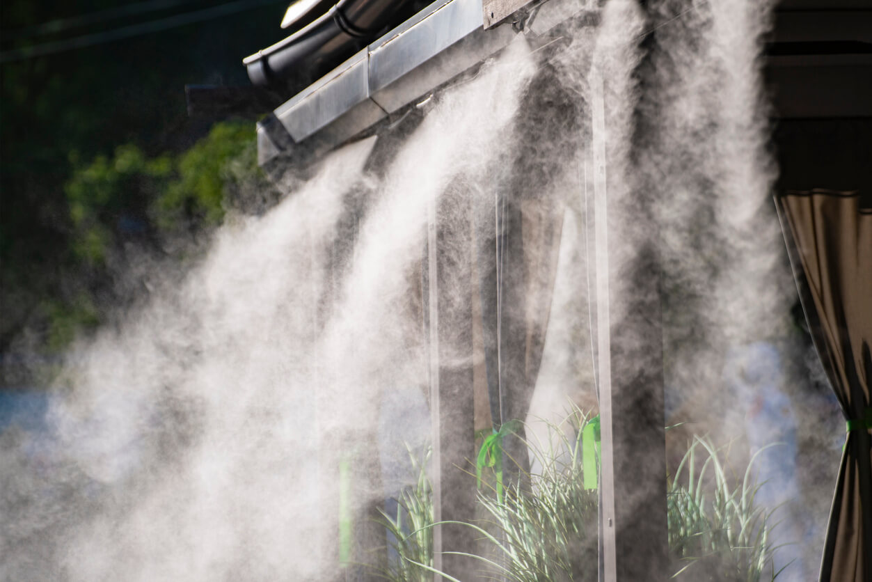 Water Misting System vs Traditional Sprinklers: Which is Better?